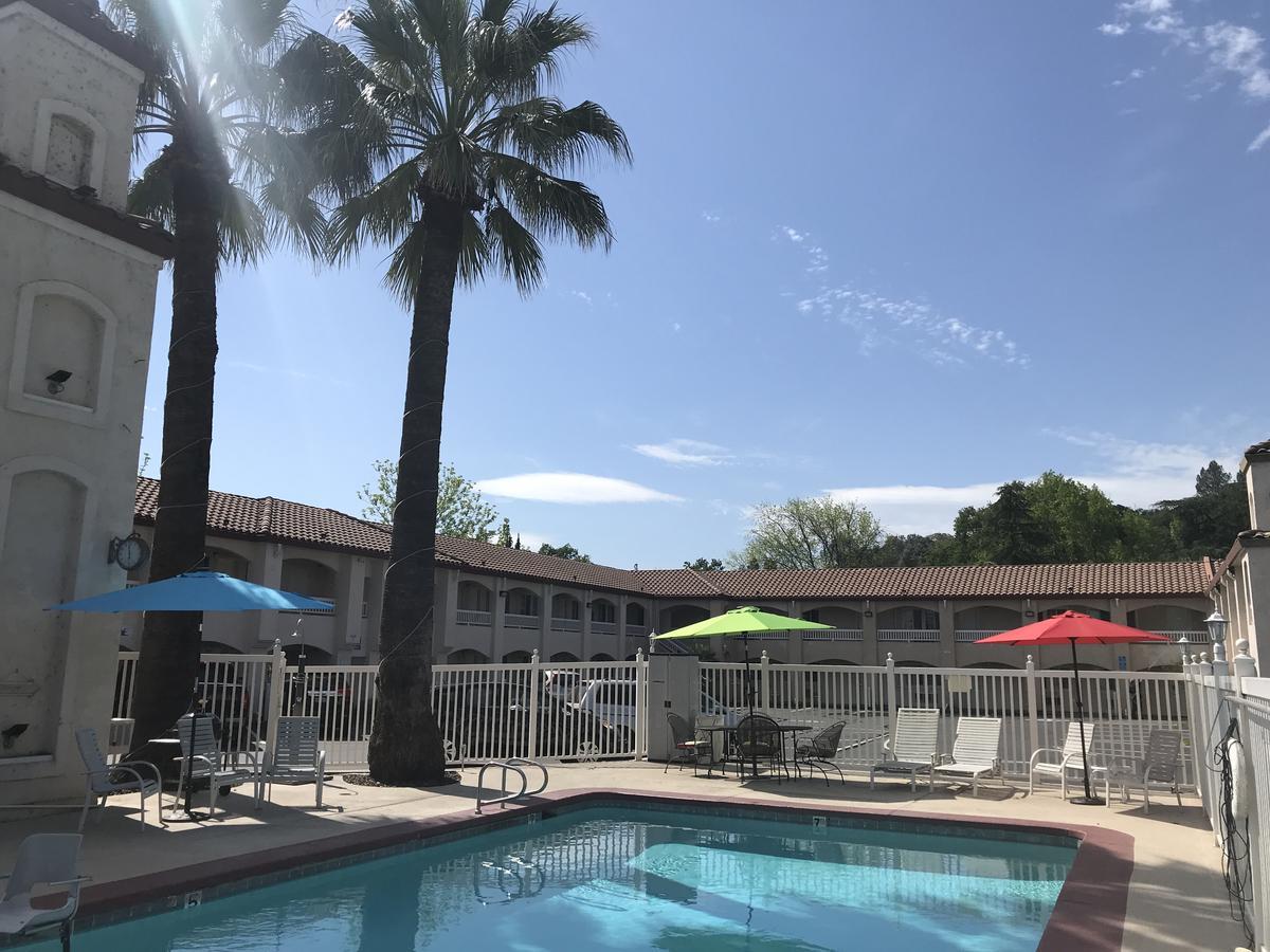 Travelodge By Wyndham Redding Ca Exterior foto